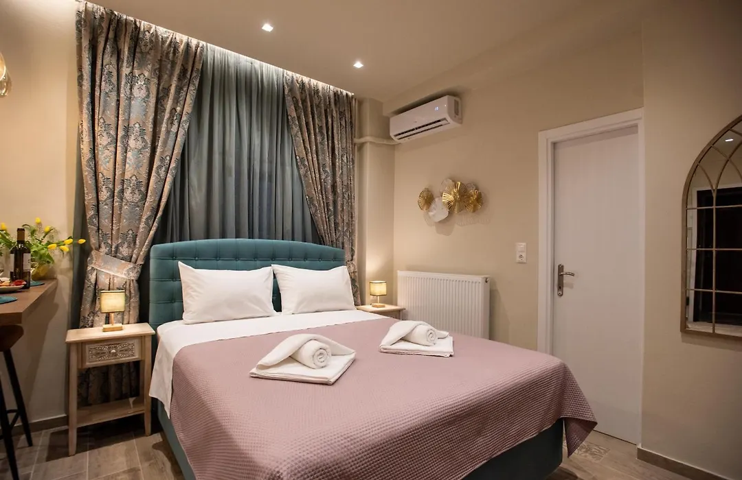 Blue Ark Romantic Studio Under Acropolis-1